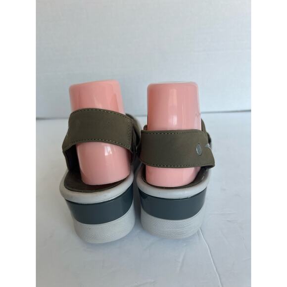 BZees Crisscross Sunset Army Green Slingback Stretch Wedge Sandals Size 9 - Picture 4 of 12